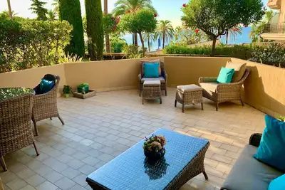 Image de Magnifique appartement- terrasse exceptionnelle avec vue mer, à côté des plages.
