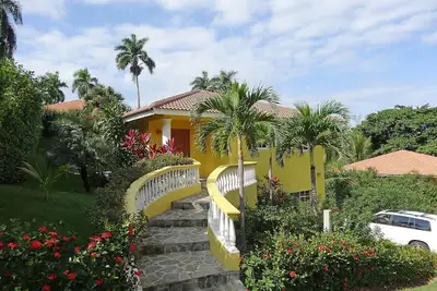 Image de Fully furnished and equipped villa with private pool in central gated residence