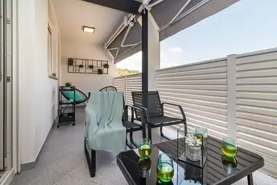 Image de Cozy New apartment near sea, big terrace and 3 bedrooms and 2 full bathrooms