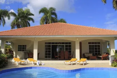 Image de Secured 4b villa, private pool, soccer\/basket\/tennis, restaurant, near all