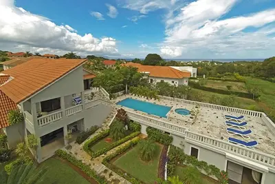 Image de Chica-friendly 4bd villa with pool\/tennis\/basket\/soccer, near clubs and beach