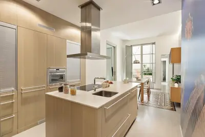 Image de Appartement moderne et confortable avec terrasse au coeur de la ville