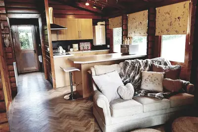 Image de Romantic Log Cabin