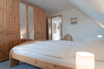 Image de A large holiday home with a lot of space in the garden