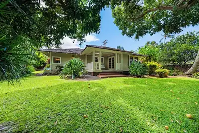 Image de Pretty Poipu Cottage near Baby Beach - Ac & New Furnishings Throughout Home