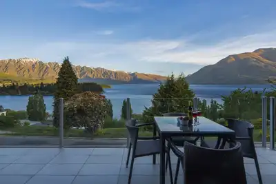 Image de LakeRidge Queenstown by Staysouth