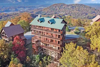 Image de Panoramic View - Suite 4: Poker Table - Spectacular Mountain Backdrop