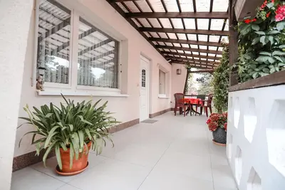 Idyllic bungalow in a quiet, wooded location