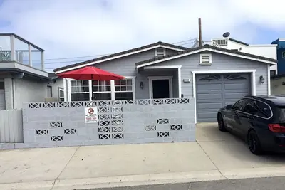 Image de Silver Strand Beach Cottage Steps From the Sand
