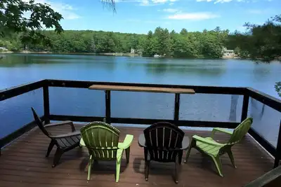 Image de Year-Round Rustic Cabin on Maine's Crystal Clear Barker's Pond.