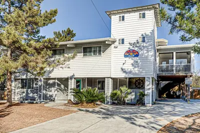 Image de Recovery Room | 300 ft from the beach | Private Pool, Hot Tub, Dog Friendly