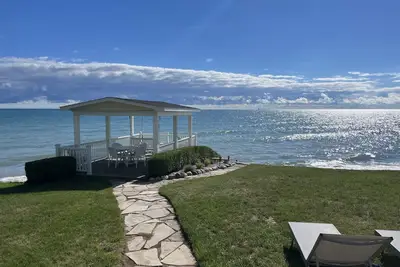 Image de Lexington Lakefront Home with Breathtaking Views of Lake Huron