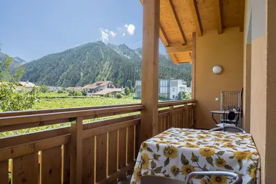 Image de Appartement confortable \"Urbanhof - Magdalena\" avec vue sur les montagnes, Wi-Fi et balcon