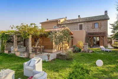 Image de Maison avec vue sur les collines