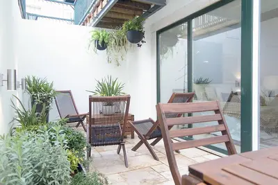 Image de Santos Stylish Cozy Apt – with AC_Green Terrace