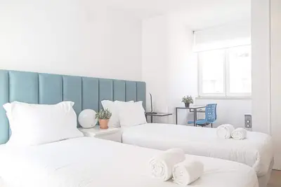 Baixa Chiado 2 Bedroom Duplex Apt with Ac Elevator