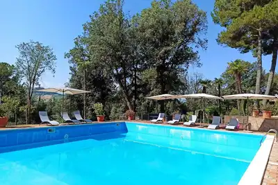 Image de Portion of farmhouse in the countryside of Treia with use of swimming pool