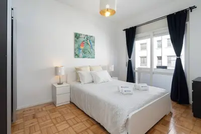 Image de Bright Flat Bolhão City Center by HostWise