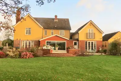 Image de Spacious, light, self contained 2 room holiday Annex with own access.