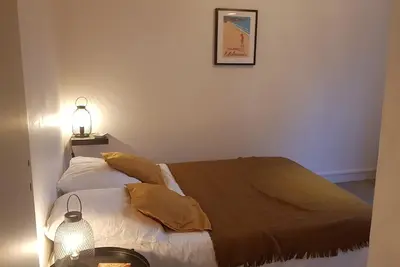 Image de Quiétude et farniente dans un quartier résidentiel.