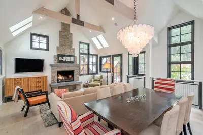 Image de Wonderful Standalone Townhome Near Gondola New Hot Tub! !