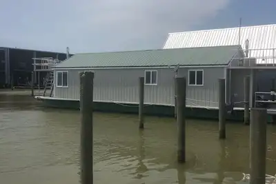 Image de Joat 4  - House Boat in Venice Marina