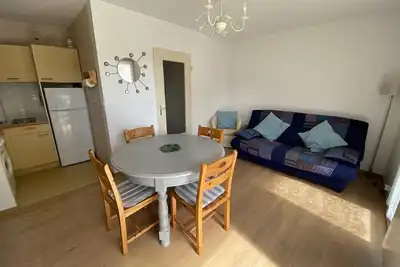 Image de Agréable appartement T2 situé à 20 m à pied de la grande plage, 1 chambre, 4 personnes.