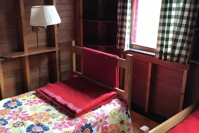 Image de Airy Wooden Beach House with Big Private Deck, close to Atlantic Ocean Beach or gentler bay swimming.