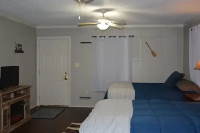 Image de Apartment 1 - 2760 Carters Ferry Road Milam Texas. Free Ice! ! !