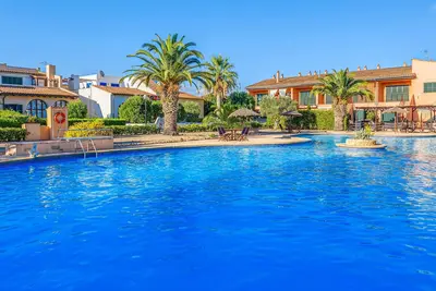 Image de Maison de vacances \"Can Om\" avec jardin, terrasse, piscine partagée et Wi-Fi