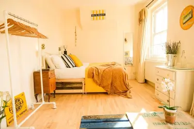 Image de London's East End 2 Bed Apartment