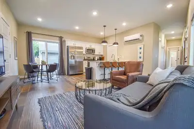 Image de The Traveler - 3 mi to Dt Fayetteville and UofA