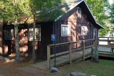 Image de Enchanting lakeside cabin on Little Saint Germain with amazing views and sandy b