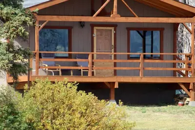 Image de Woodlands Fishin Resort - Bear Cabin on Beautiful Puntzi Lake