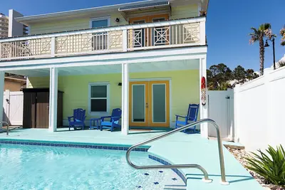 Image de Pet Friendly Two Bedroom Condo with pool outside your back door. Seahorse