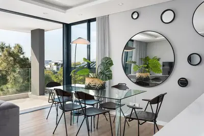 Image de Deluxe Apartment | Views | Fast WiFi | Pool Access
