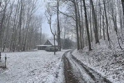 Image de Aframe Cabin Surrounded By Nature!