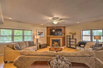 Image de Downtown Yankton Apartment w/ Patio & River View!