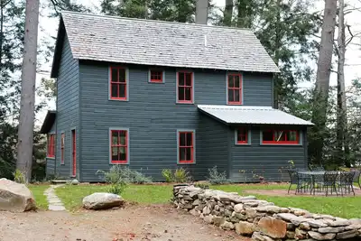 Image de Bygone era Lake Buel cottage with access to shared dock and canoe