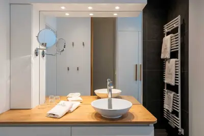 Image de Suite Burmeister - Court Suites Property Id 123476