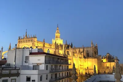 Deluxe Penthouse Giralda Views, 3Bd 2Bt, 7 people, Parking optional