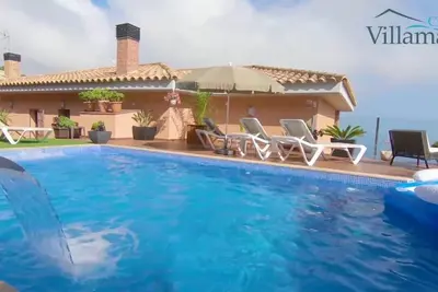 Image de Villa with private pool and barbaque area