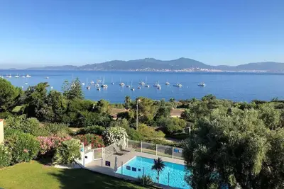Appartement avec superbe vue mer à 200m de la plage et 10mn de Porticcio