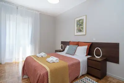 Image de Deluxe Bright Flats w/ Netflix by HostWise