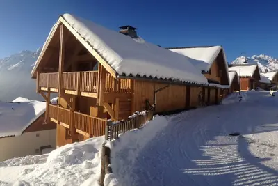 Image de Oz/Alpe d'Huez 110m pistes, jusqu'à 21 pers, Hammam, chambres avec salle de bain