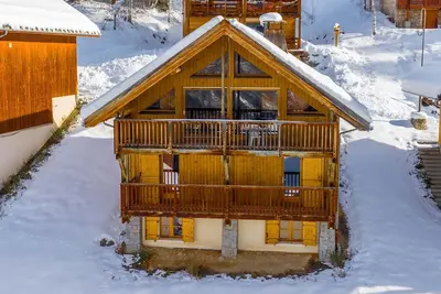 Image de Oz/Alpe d'Huez 150m pistes, jusqu'à 18pers, Jacuzzi, chambres avec salle de bain