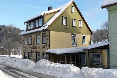 Image de Ferienhaus mit Blockhaussauna bis 19 Pers. , Parkplätze am Haus