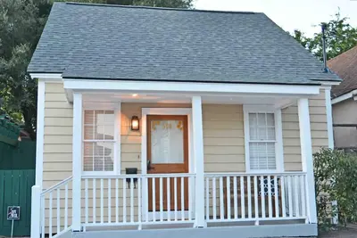 Suite as Honey in Historical Savannah