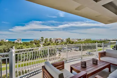 Image de Luxury Penthouse Retreat at Legacy at the Alexander + 4 Complimentary Bikes