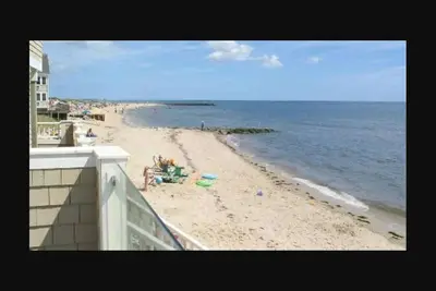 Image de Cape Cod Condo  2 balconies. Heated Pool next to Ocean. Private Beach
